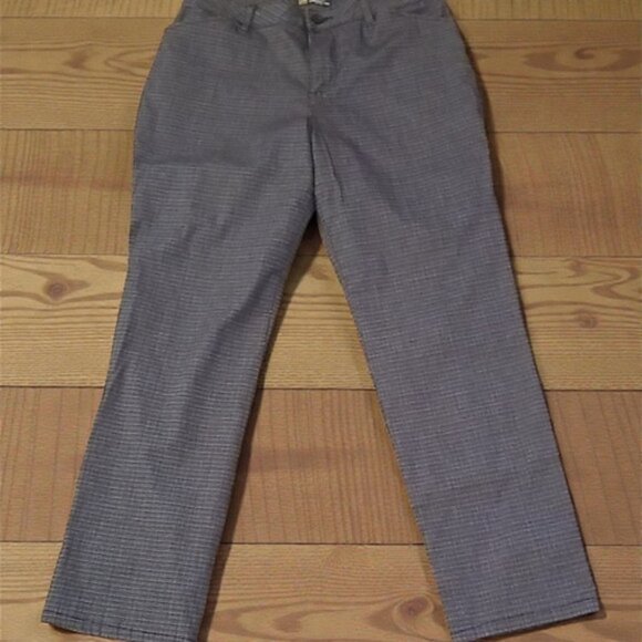 Lee Women’s Gray Career Pants Straight Leg Textured Check Pattern Size 10P - Picture 1 of 8